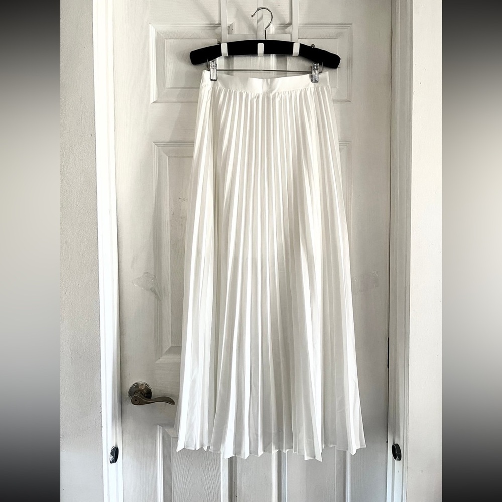 Commense Buttoned Vest Pleated Skirt Set - Picture 6 of 6